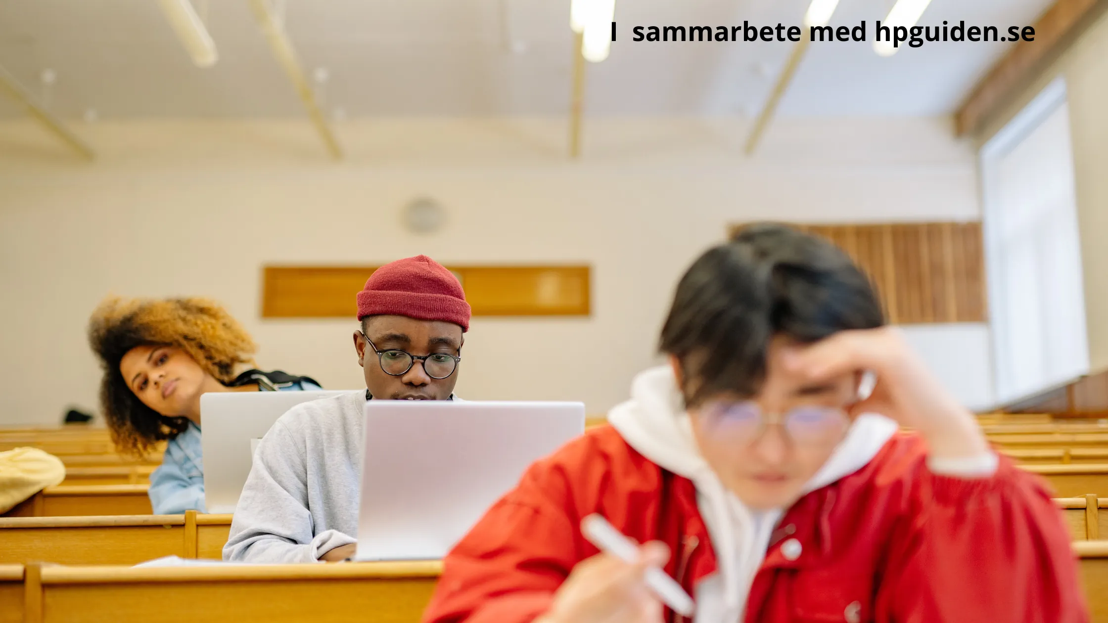 Student som förbereder sig inför högskoleprovet